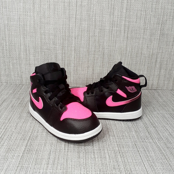 jordan 1 retro high black hyper pink